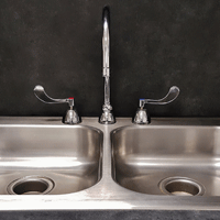 キッチンの蛇口の水漏れはパッキン交換で自分で修理が可能